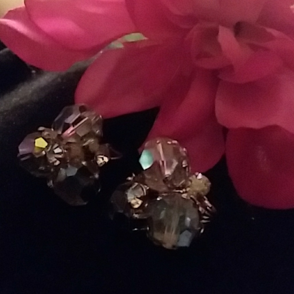 💞💞 Vintage SWAROVSKI CRYSTAL Earrings by Vogue💞💞